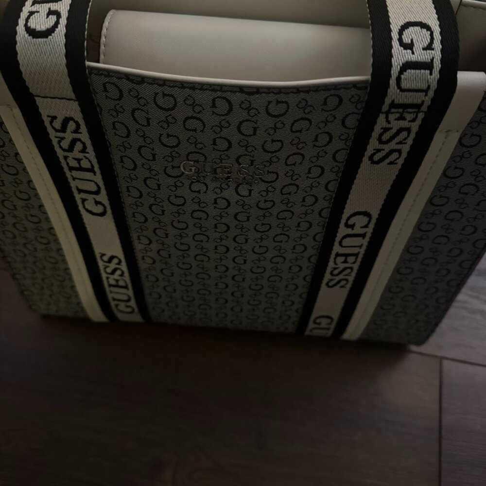 Guess Bag Oxnard Black Gray And Cream Tote Bag - Picture 7 of 7
